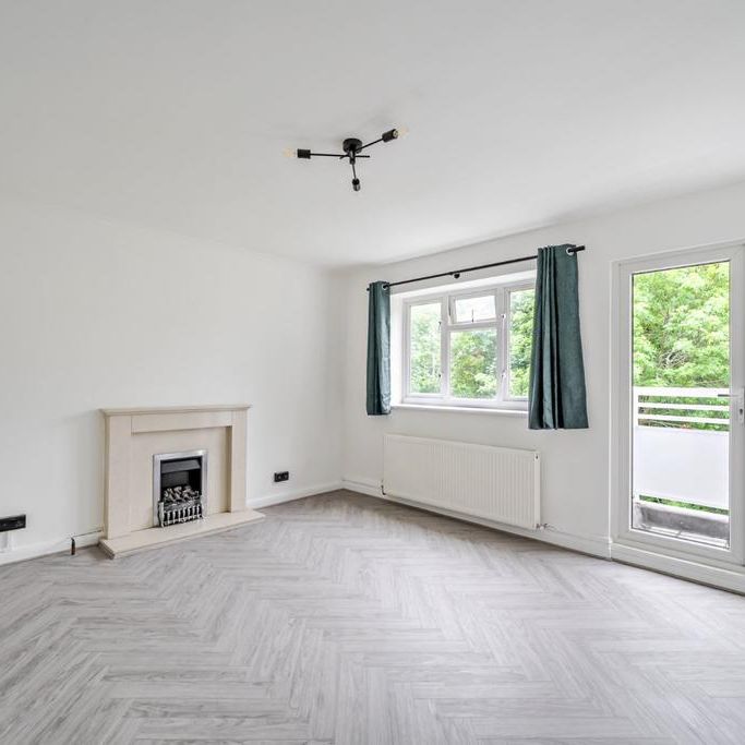 3 bedroom flat to rent - Photo 1