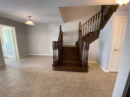 For Lease - 514 Sixteen Mile Drive, Oakville, Ontario - Photo 4