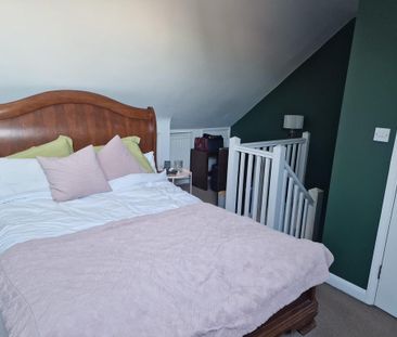 4 bedroom end of terrace house to rent - Photo 2