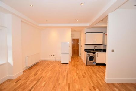 Studio to rent - Photo 3