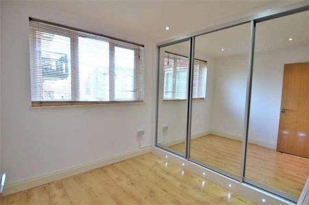 Tanyard House, Brentford Lock, TW8 - Photo 4