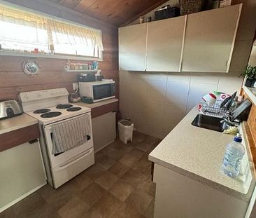 Charming 1BR Unit in Elderslea! - Photo 2