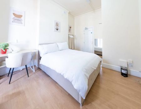 Fortess Road, London - Photo 2