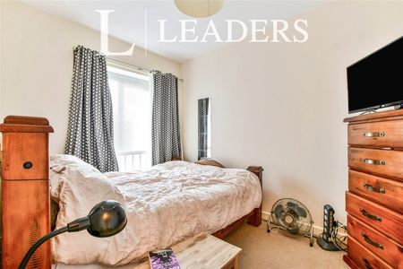 3 bedroom house to rent Manchester, M19 - Photo 3