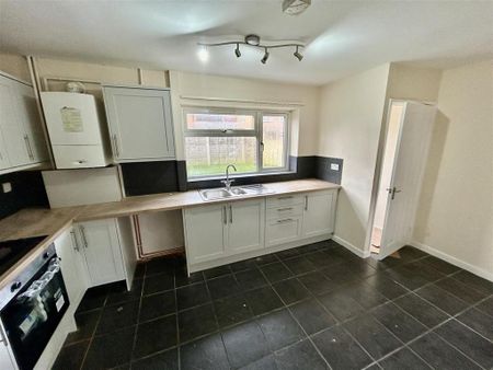 4 bedroom terraced house to rent - Photo 4