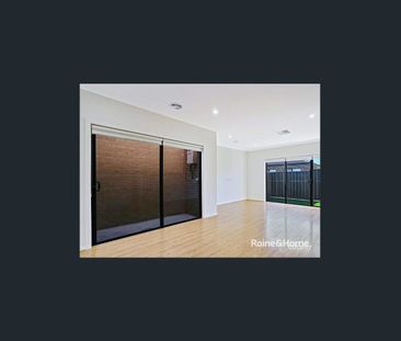 Modern Family Living in a Prime Location - Photo 2