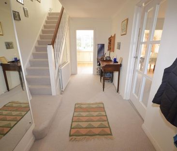 4 bedroom end of terrace house to rent - Photo 4