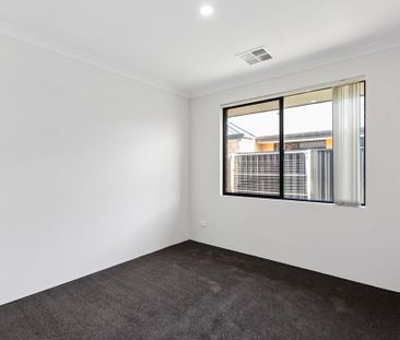 5 bedroom home in Quiet Coastal Pocket - Photo 4