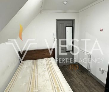 Room 6, St. Patricks Road, Coventry - Photo 3