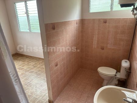 Location Appartement 4 pièces 91m² LE FRANCOIS 97240 - Photo 2