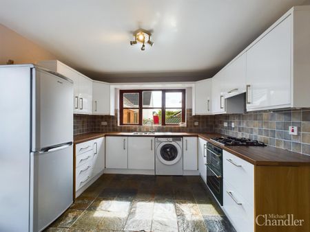 9 Kingsland Park, Carrickfergus, BT38 9DW - Photo 3