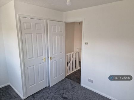 2 bedroom terraced house to rent - Photo 2