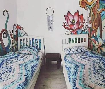 East Perth - Photo 6