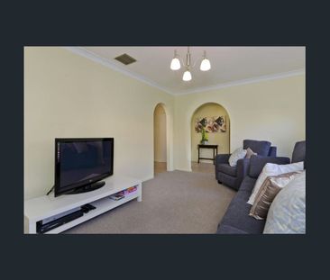 Modern Luxury 2 Bedroom Unit Available End of Feb! - Photo 2