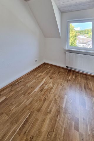 Dachgeschosswohnung im Herzen von Overath - Photo 5