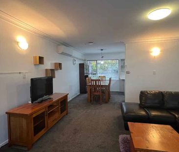 Chic 2BR Townhouse in Hillsborough - Photo 5