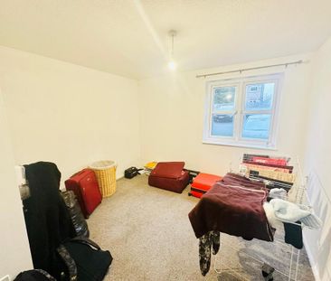 2 bedroom block of apartments to rent - Photo 5