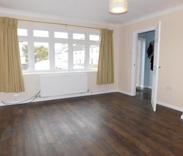 3 bedroom detached bungalow to rent - Photo 1