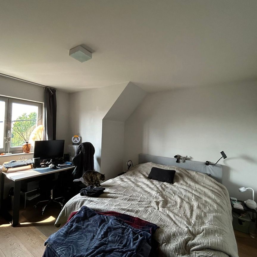 Gezellig appartement met 2 slaapkamers, zeer rustig gelegen. - Photo 1