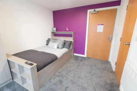 Silver Ensuite - Photo 2