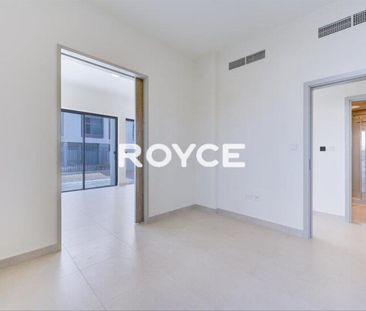 Stunning Huge Villa | Vacant | Good for Families | End Unit - Photo 6