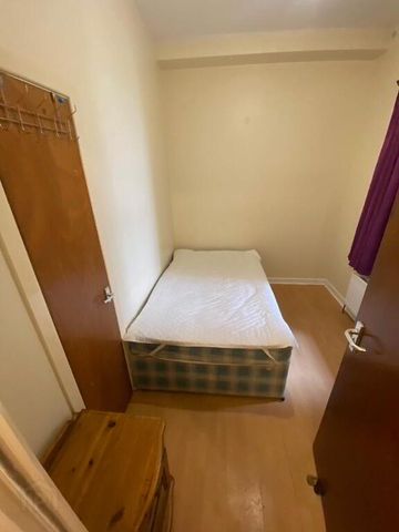 Great Apartment, 36a University Avenue, Queens Quarter, Belfast, BT7 1GY - Photo 4
