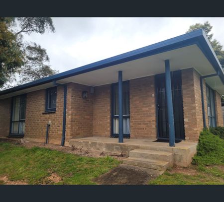 2/4 Rathkeale Avenue, Mount Helen, Vic 3350 - Photo 2