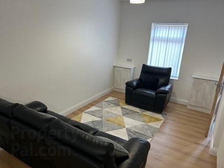 21 Runnymede Drive, Tates Ave, BT126LZ, Belfast - Photo 4