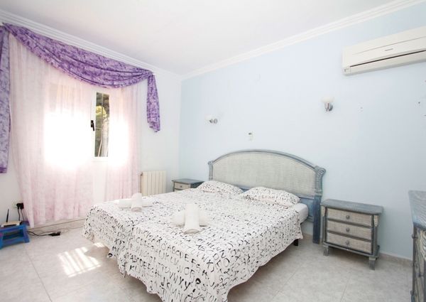 Villa for rent in Cumbre del Sol with 5 bedrooms