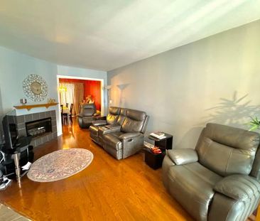 3 BED + 2.5 BATH TOWNHOUSE BRAMPTON - Photo 2