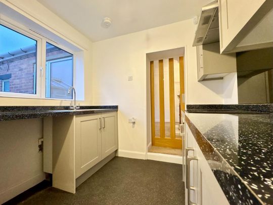 2 bedroom House To Let - Photo 1