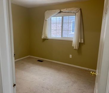 For Lease - 33 Revelstoke Place, Brampton, Ontario - Photo 2