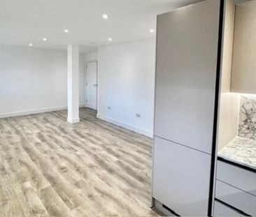 Flat 1 Gale Street, Dagenham, RM9 4TP, Property for rent - Photo 4