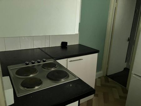 1 bedroom flat to rent - Photo 2
