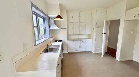 Bryndwr, 2 bedrooms + office - Photo 2