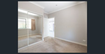 Private & Quiet, cottage located at back of block - Photo 2