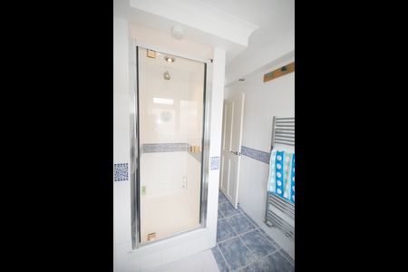 2 Bed Flat, Thomas A Beckett Close, HA0 - Photo 4