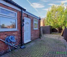 2 BEDROOM House - End Terrace - Photo 6