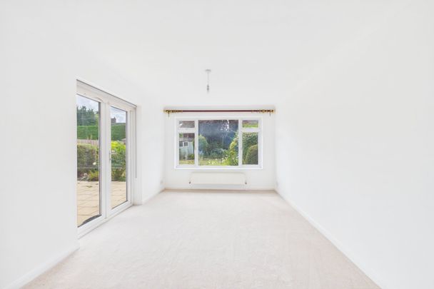 3 bedroom House in Brill Close, Maidenhead - Photo 1