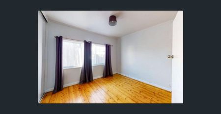 LOVELY FAMILY HOME - Photo 3