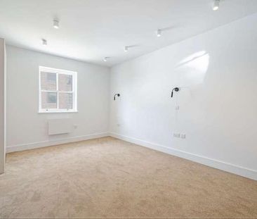 Mitcham Lane, London, SW16 - Photo 3