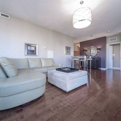 65 BREMNER BLVD - MAPLE LEAF SQUARE - FURNISHED 2 BEDROOM W/PARKING - Photo 1