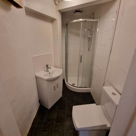1 bedroom ground floor flat to rent - Photo 4