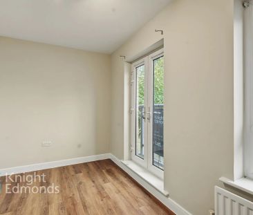 2 bed end of terrace house to rent in Trinity Way, Maidstone, ME15 - Photo 2