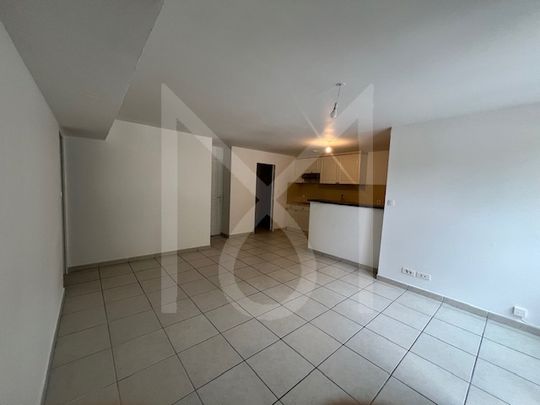 Location Appartement 3 pièces 56m² SEPTEMES LES VALLONS 13240 - Photo 1