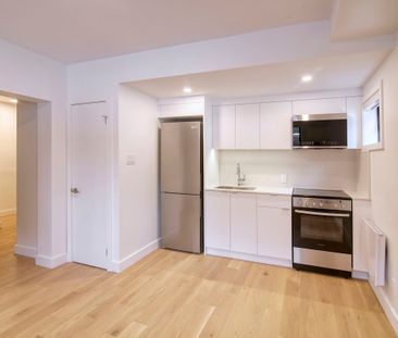 3250 Van Horne - Photo 3