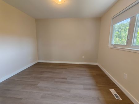 For Lease - 1443 Glen Rutley Circle, Mississauga, Ontario - Photo 5