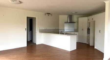 CARTERTON - 4 BEDROOMS - Photo 2