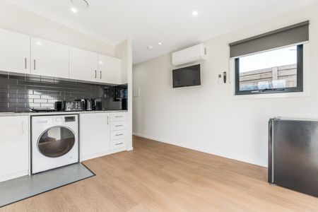 STUDIO – ALL BILLS INCLUDED - Photo 2