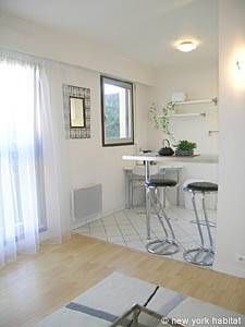 Logement à Paris, Location meublée - Photo 5